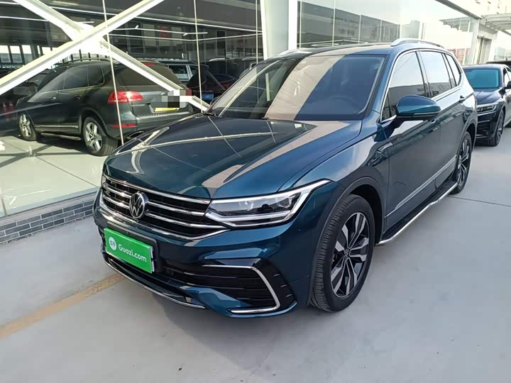 Фото 2 - Volkswagen Tiguan L Pro