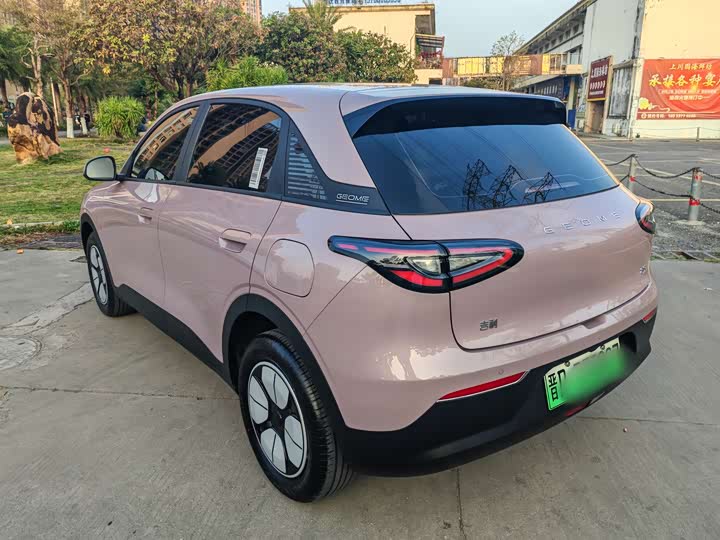 Фото 4 - Geely Galaxy Geome