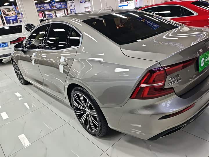 Фото 5 - Volvo S60