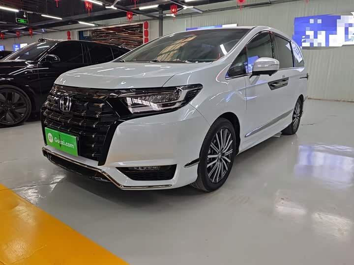 Фото 1 - Honda Elysion