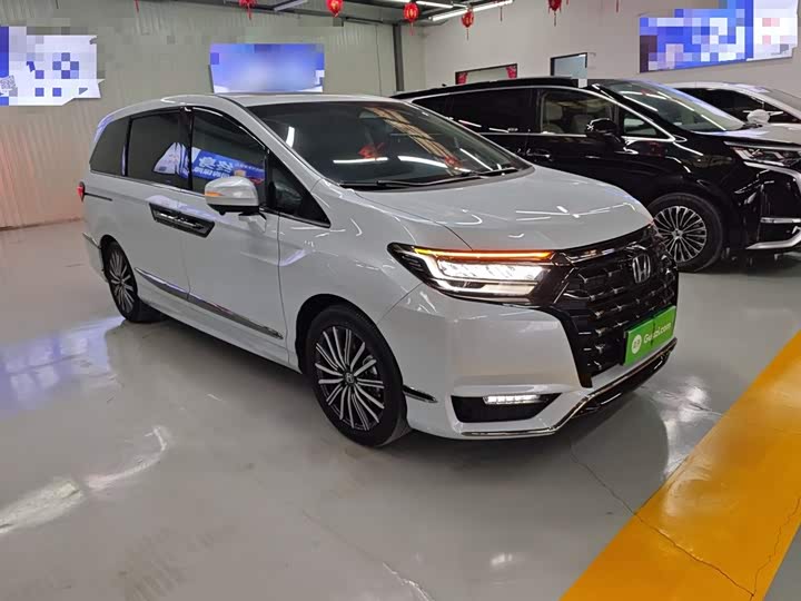 Фото 4 - Honda Elysion