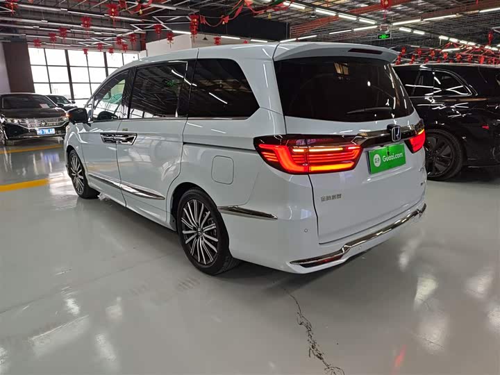 Фото 5 - Honda Elysion