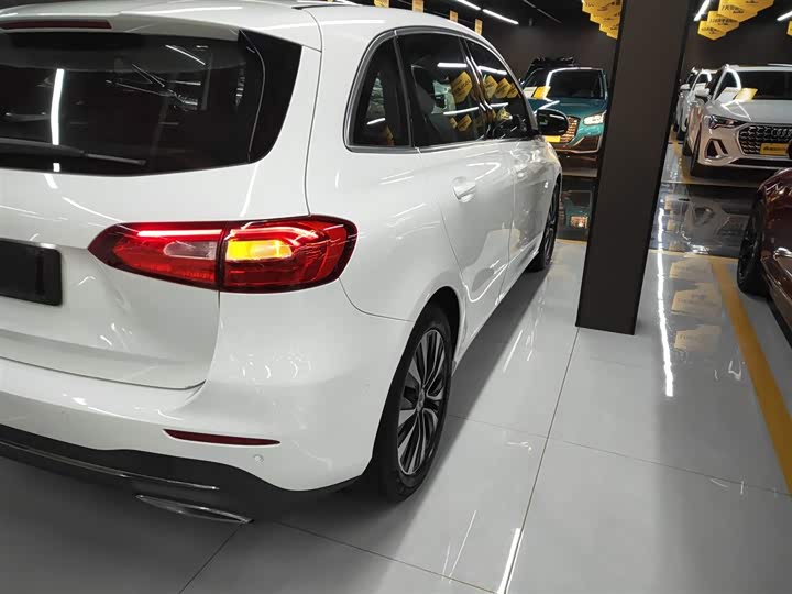 Фото 8 - Mercedes-Benz B-Class