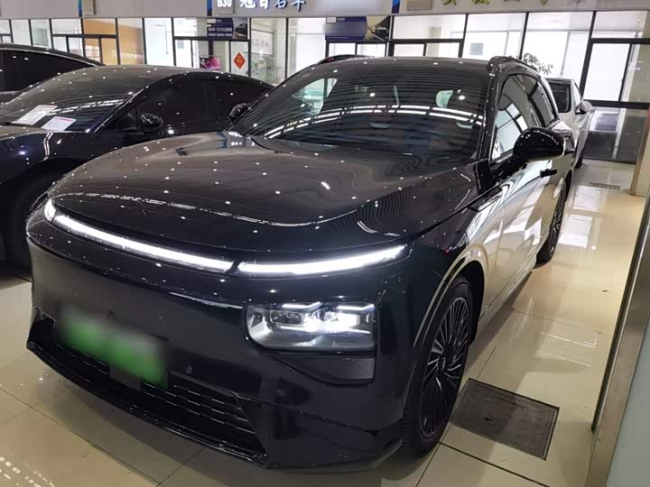 Фото 2 - XPeng G9