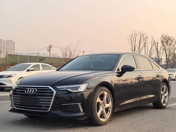 Фото 1 - Audi A6L