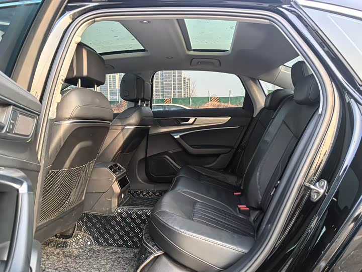 Фото 6 - Audi A6L