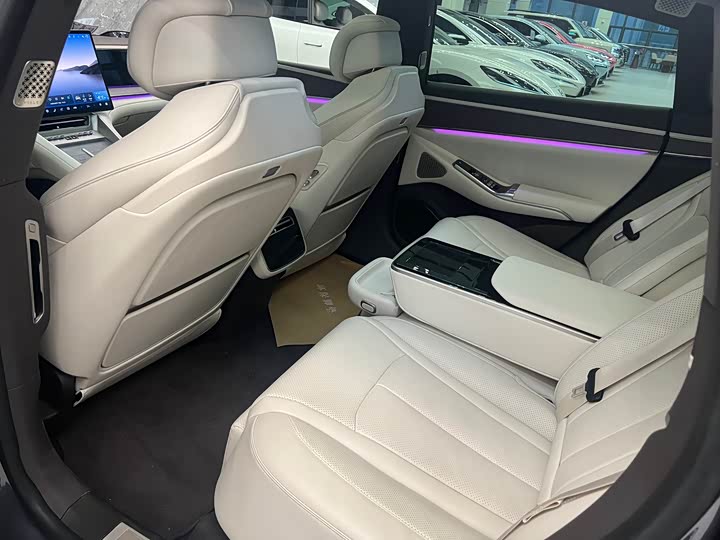 Фото 7 - Denza Z9