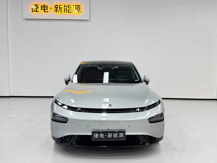 Фото 2 - XPeng P7