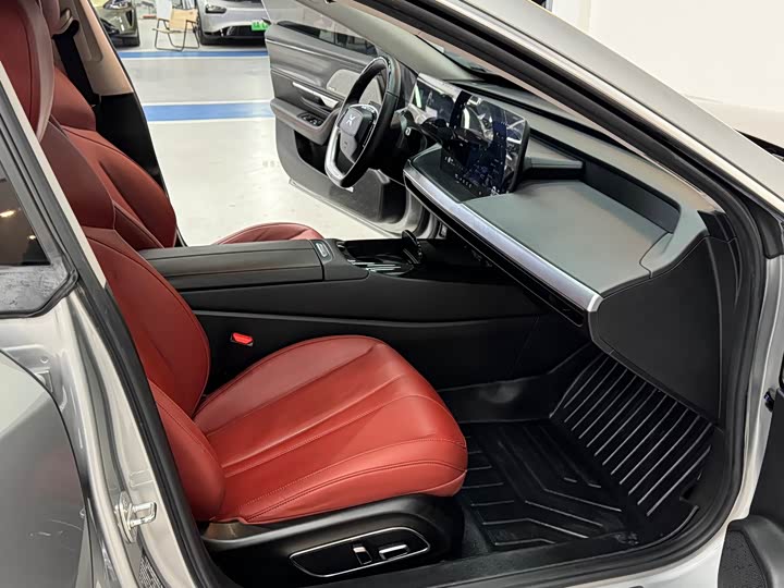 Фото 6 - XPeng P7