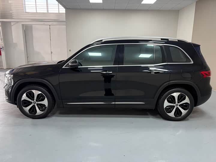 Фото 7 - Mercedes-Benz GLB-Class