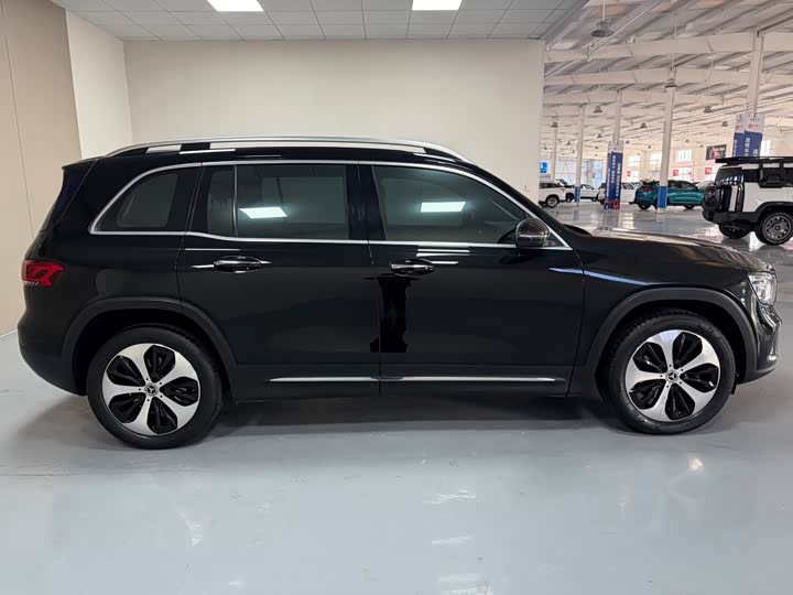 Фото 8 - Mercedes-Benz GLB-Class