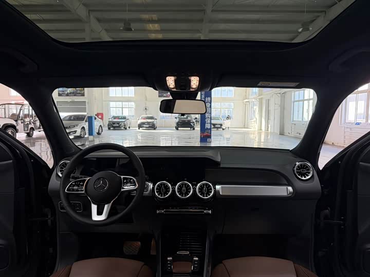 Фото 9 - Mercedes-Benz GLB-Class