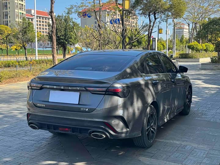 Фото 9 - Geely Binrui