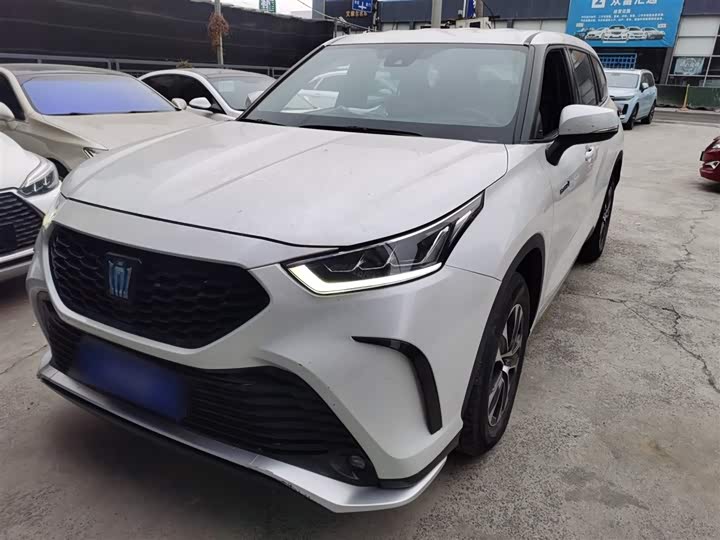 Фото 1 - Toyota Crown Kluger