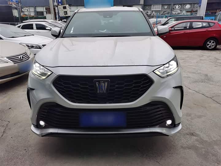 Фото 3 - Toyota Crown Kluger