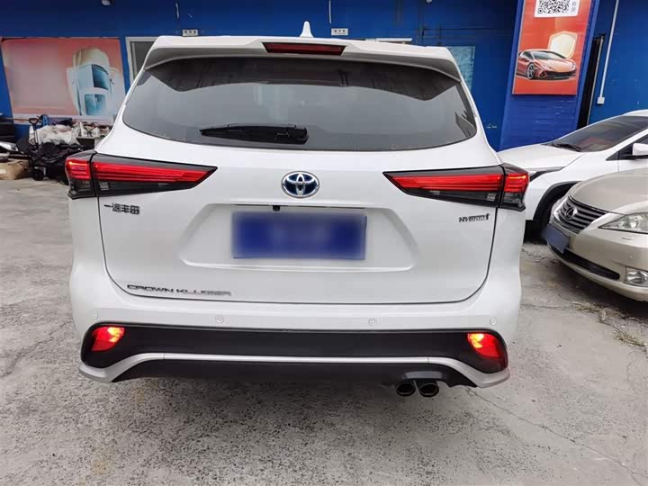 Фото 6 - Toyota Crown Kluger