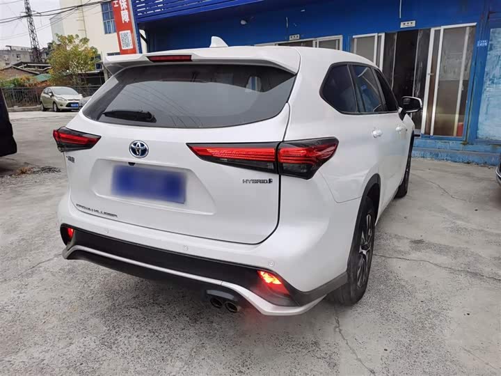 Фото 7 - Toyota Crown Kluger