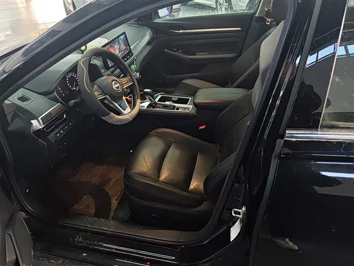 Фото 9 - Nissan Teana