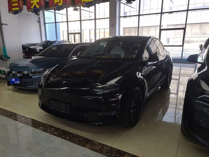 Фото 2 - Tesla Model Y