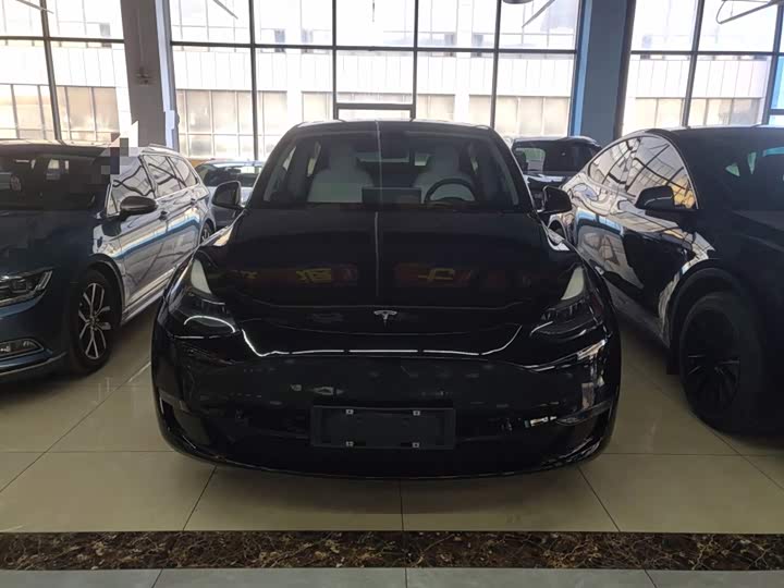 Фото 3 - Tesla Model Y