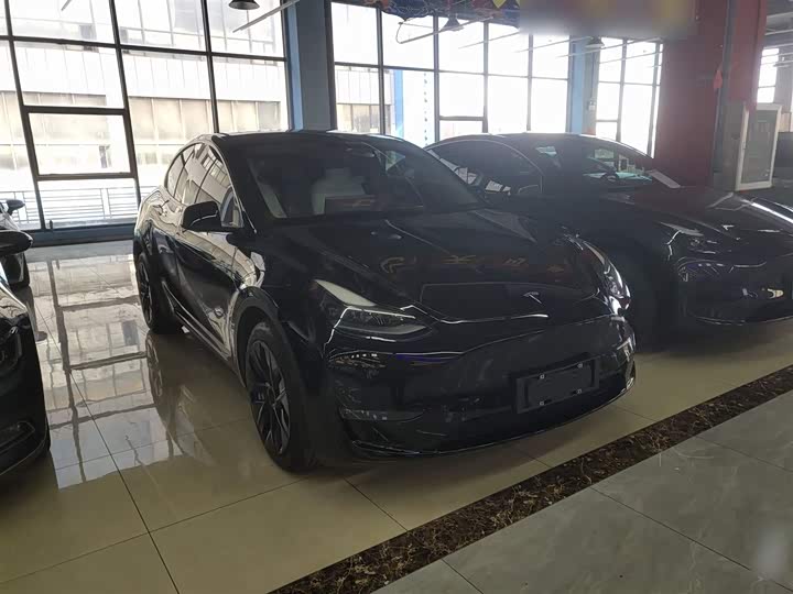 Фото 4 - Tesla Model Y