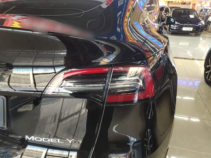 Фото 8 - Tesla Model Y