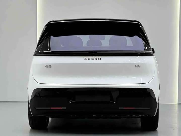 Фото 5 - Zeekr Mix