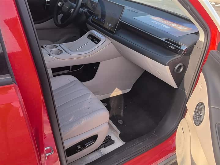 Фото 8 - GAC Aion V