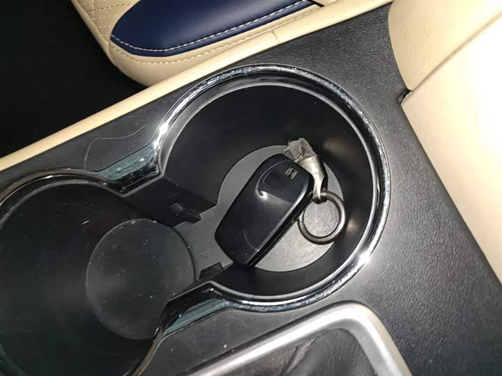 Фото 9 - Toyota Highlander