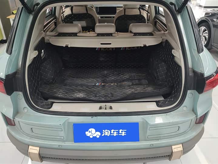 Фото 4 - Geely Icon