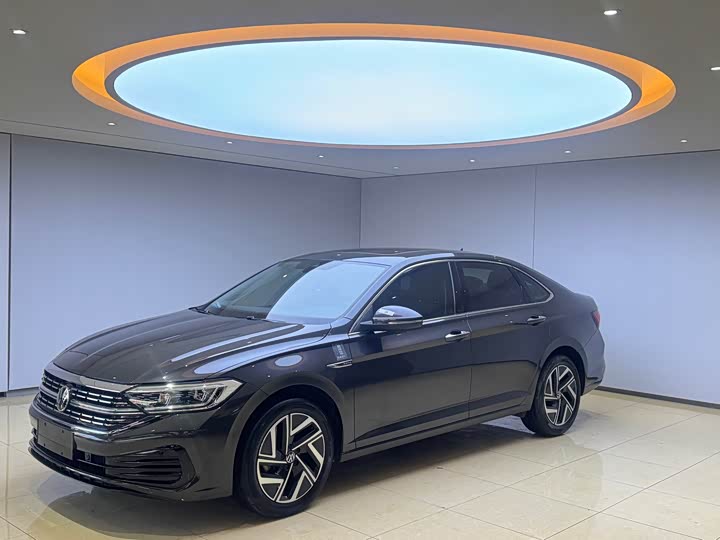 Фото 1 - Volkswagen Sagitar L