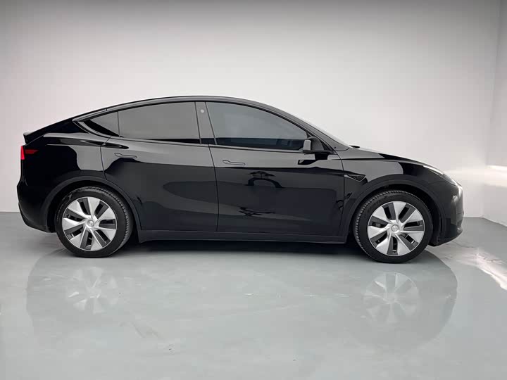 Фото 9 - Tesla Model Y