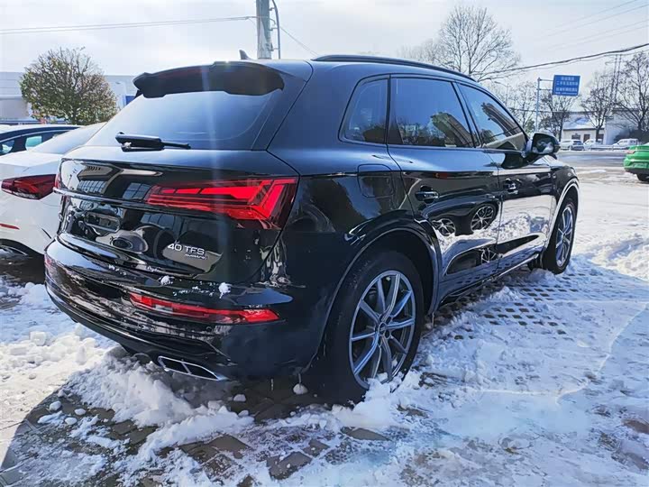 Фото 7 - Audi Q5L