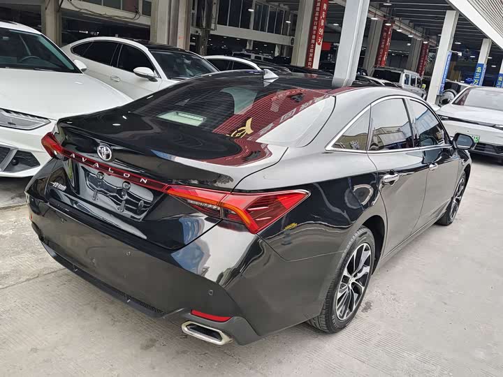 Фото 3 - Toyota Avalon