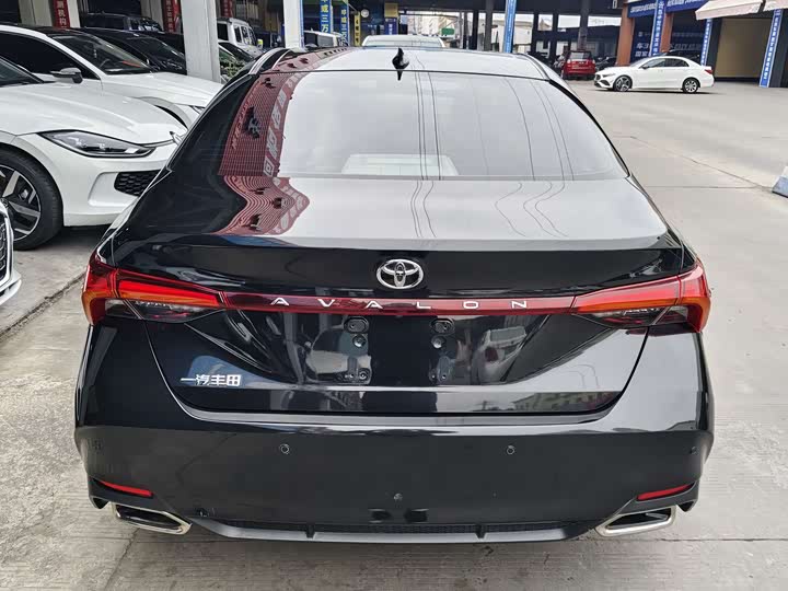 Фото 4 - Toyota Avalon