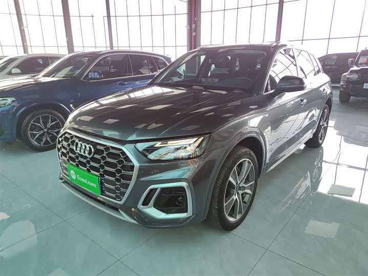 Фото 2 - Audi Q5L