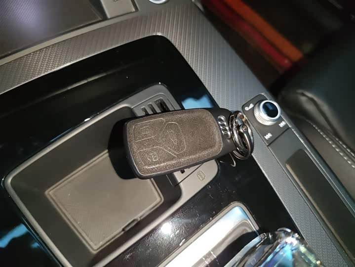 Фото 9 - Audi Q5L