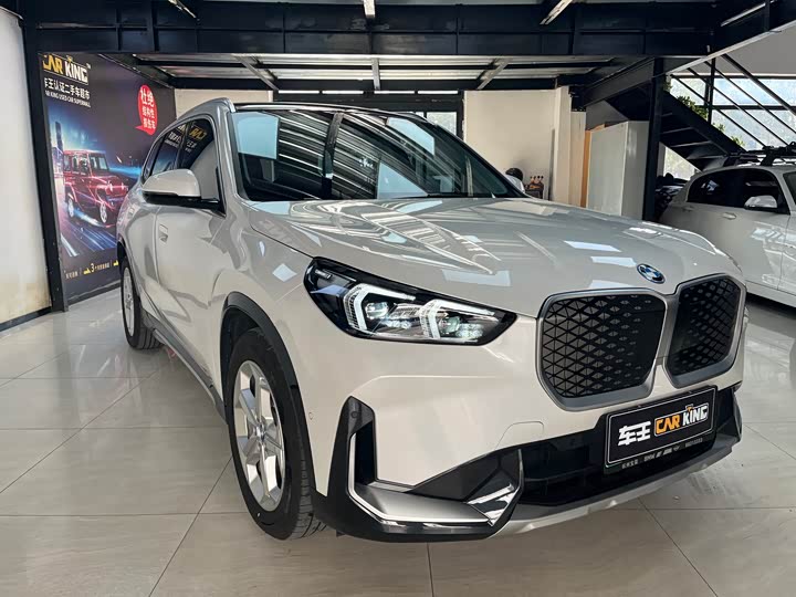 Фото 3 - BMW iX1