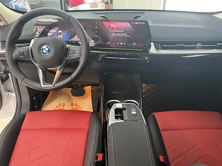 Фото 4 - BMW iX1