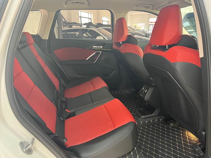 Фото 6 - BMW iX1