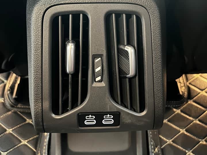 Фото 9 - BMW iX1