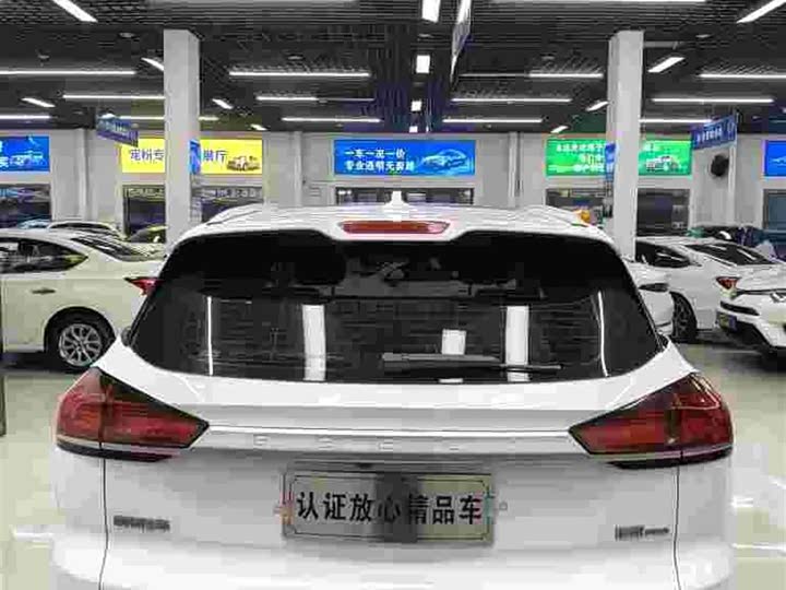 Фото 5 - Geely Atlas