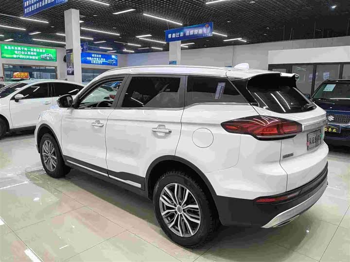 Фото 6 - Geely Atlas