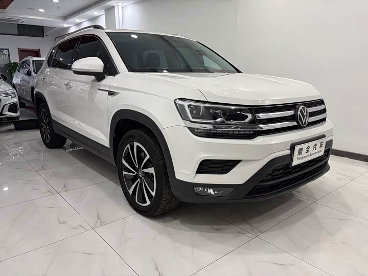 Фото 3 - Volkswagen Tharu