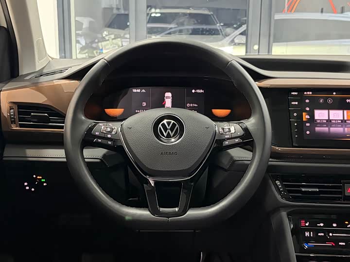 Фото 7 - Volkswagen Tharu