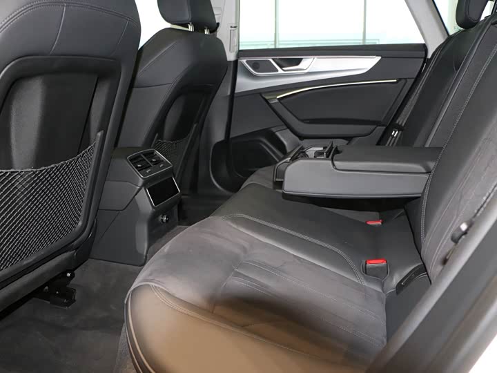 Фото 8 - Audi A7