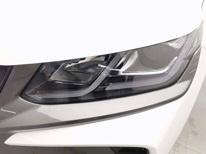 Фото 7 - Geely Coolray