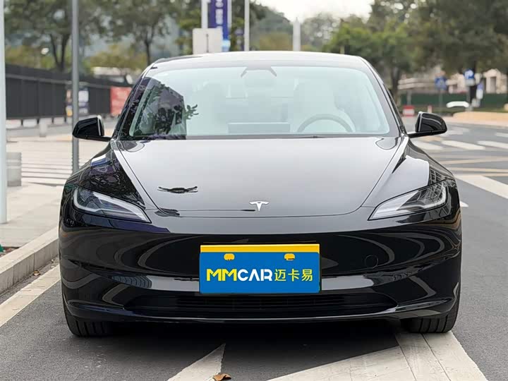 Фото 2 - Tesla Model 3