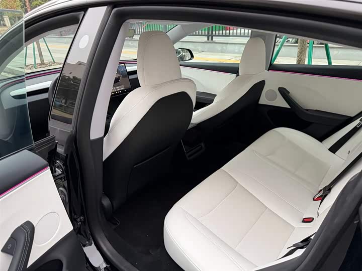 Фото 7 - Tesla Model 3