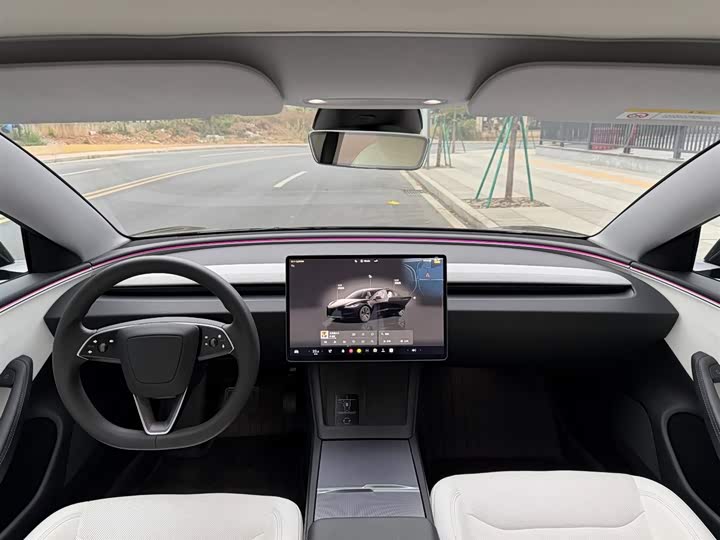 Фото 8 - Tesla Model 3